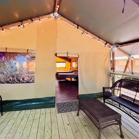 #25 Sons Rio Cibolo Safari Cabin